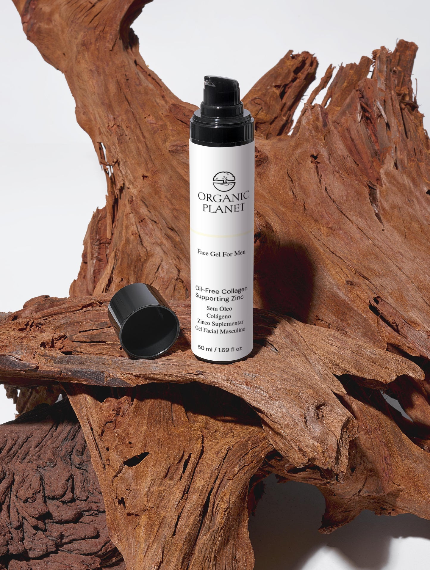 Organic Planet skincare product on a wooden surface. This oil-free gel moisturizer absorbs quickly without greasiness, keeping skin hydrated and comfortable. Zinc helps maintain youthful skin by supporting collagen production, making it perfect for any men's skincare routine.